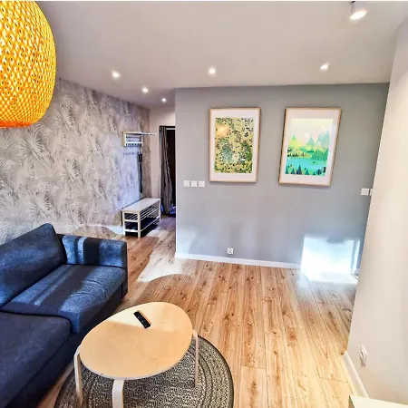 Okna Na Park Apartment